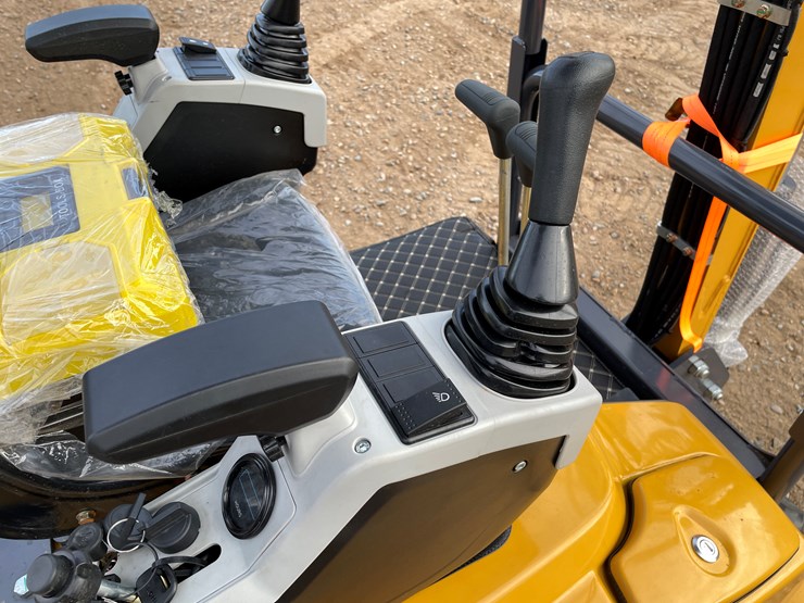 #9217-•-2025-unused-cfg-mini-excavator-image-21