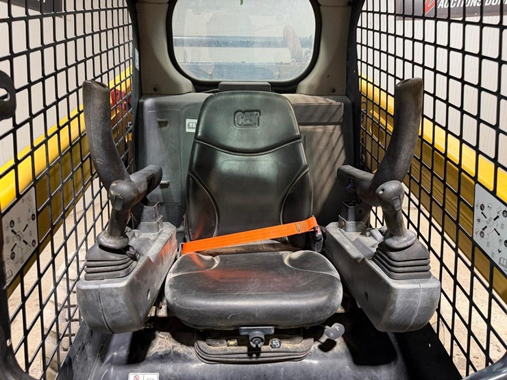 2020-caterpillar-272d3-image-17