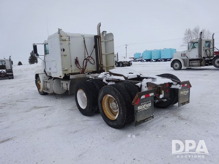 1994-freightliner-fld120-image-24