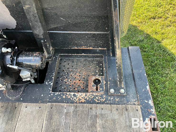 peterbilt-348-image-14