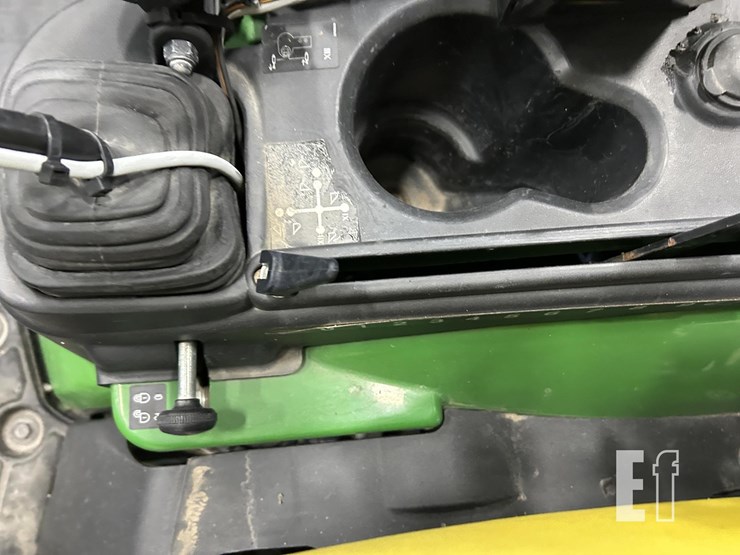 john-deere-1025r-image-21