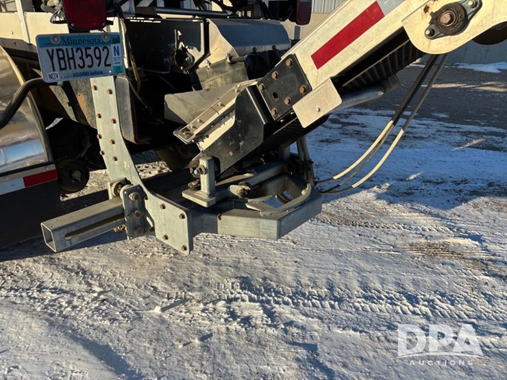 international-4900-image-39