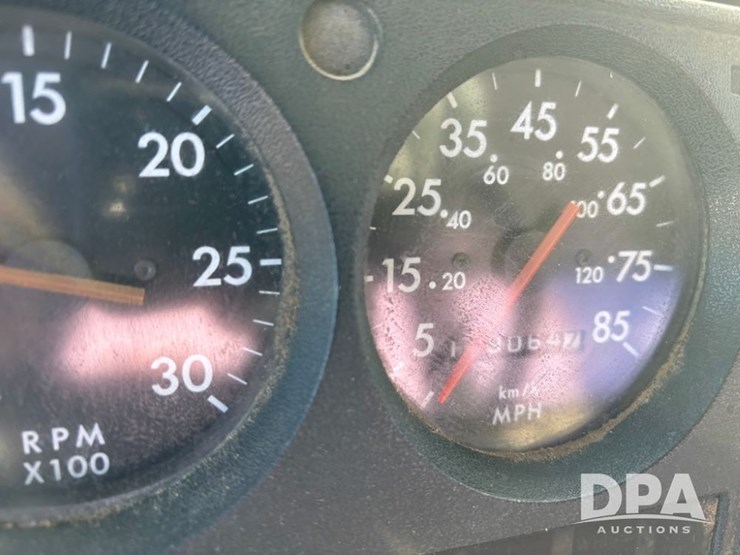 1998-freightliner-fl80-image-66