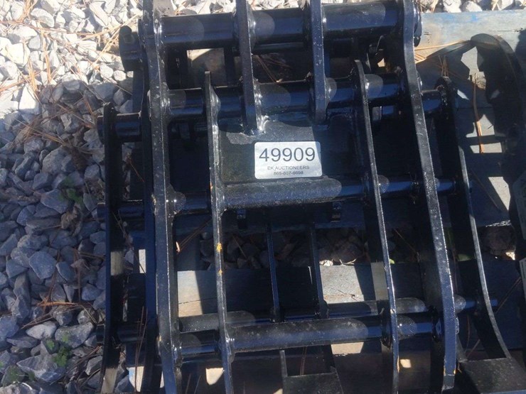 unused-mini-excavator-grabber-image-1