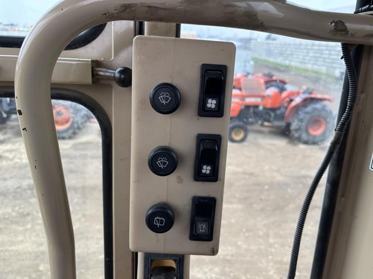 2005-caterpillar-143h-image-50