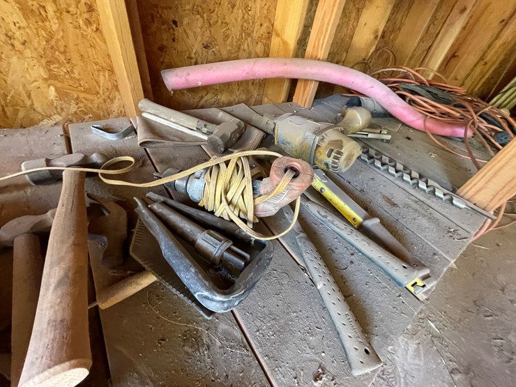 #3672-•-tools-and-large-wooden-table-image-26