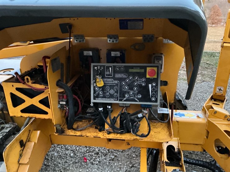 #108-•-2009-bil-jax-5533xa-boom-lift-image-15