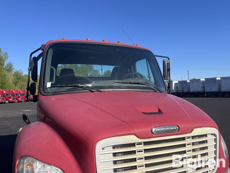 freightliner-m2-106-image-11