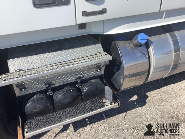 2021-volvo-vnr-t/a-truck-tractor-image-16