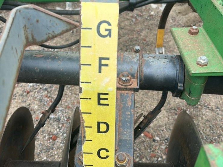 2009-john-deere-2310-image-26