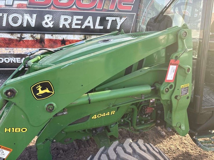 john-deere-4044r-loader-tractor-image-22