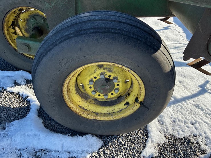 john-deere-726-image-39