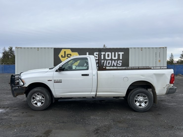 2018-dodge-2500-image-2