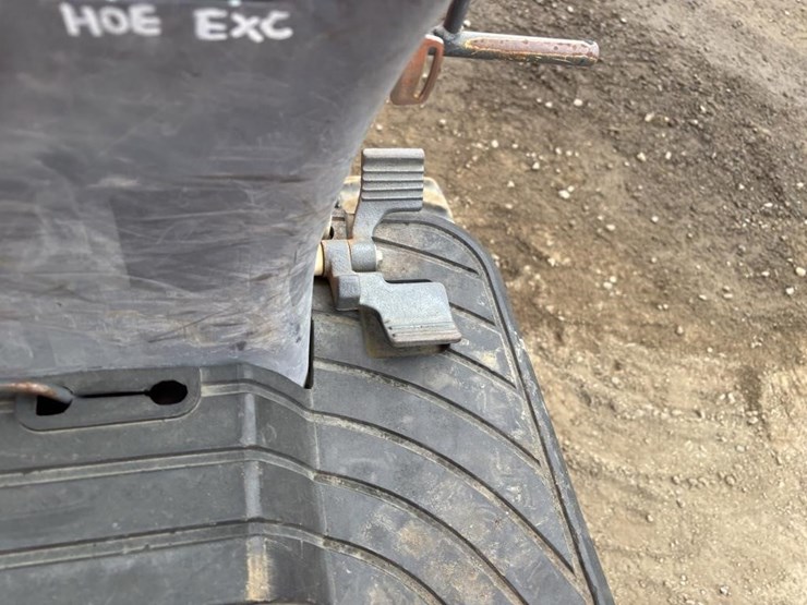 2015-kubota-k008-3-image-30