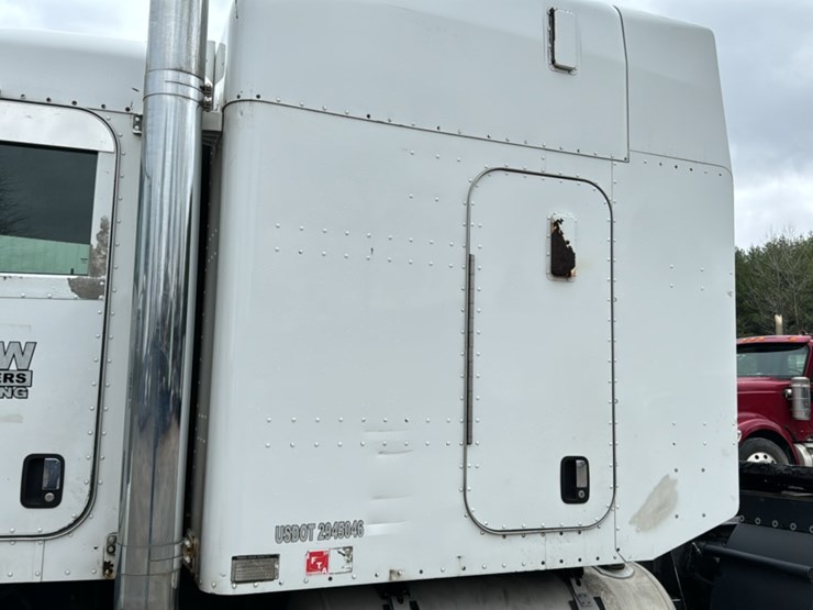 2006-peterbilt-379-image-22
