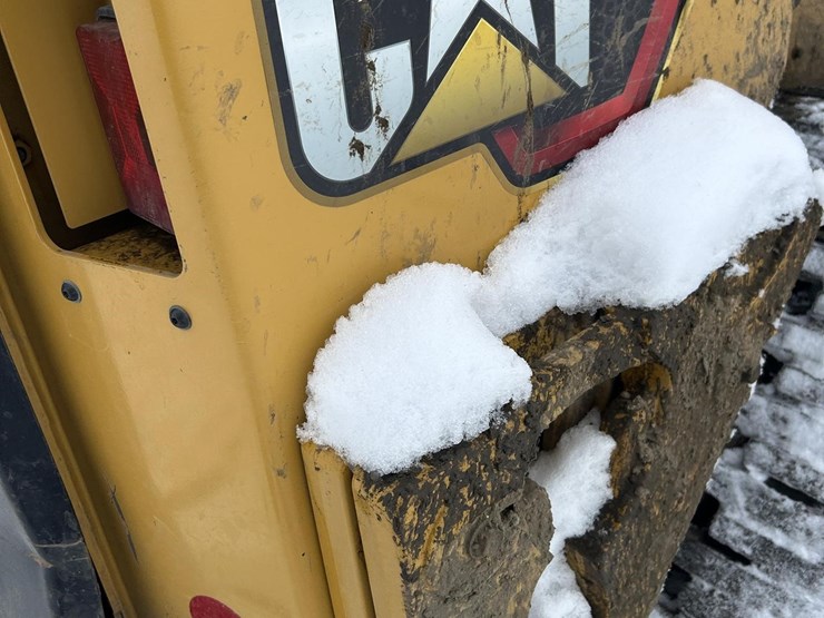 2021-caterpillar-259d3-image-25