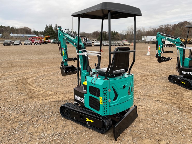 #9220-•-2025-unused-cfg-mini-excavator-image-3