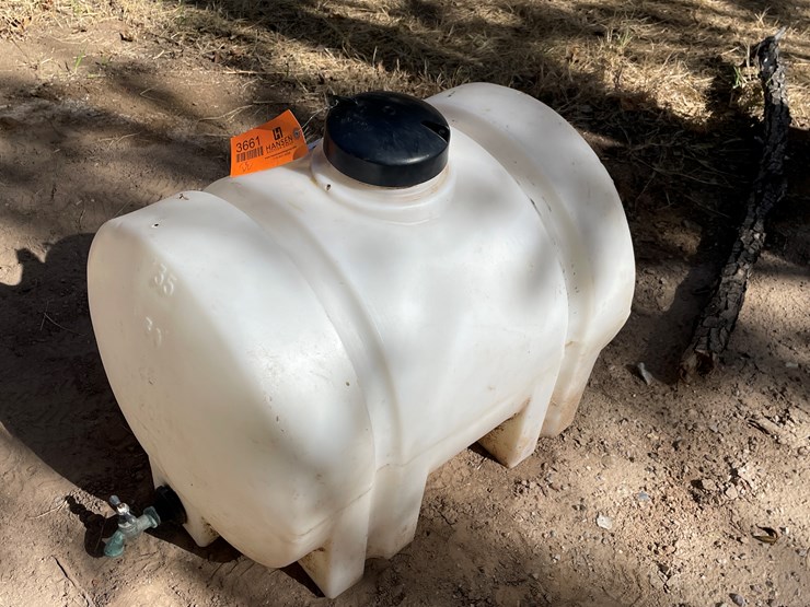 #3661-•-35-galloon-poly-tank-image-5