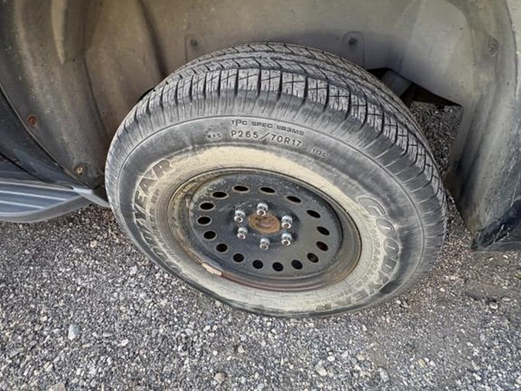 chevrolet-suburban-image-6