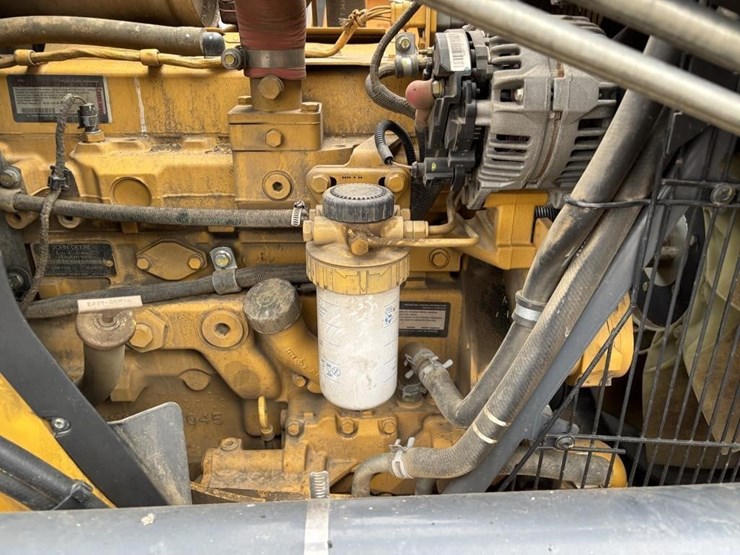 2017-deere-210l-image-49