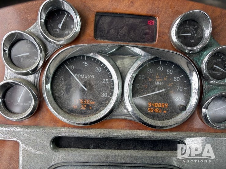 peterbilt-365-image-72