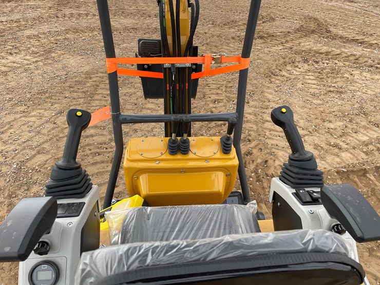#9227-•-2025-unused-cfg-mini-excavator-image-6