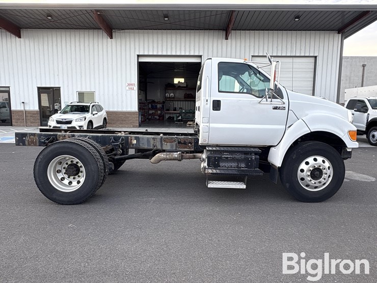 ford-f750-xlt-image-4