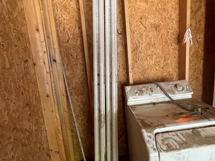 #3687-•-maytag-dryer-and-garage-lamps-image-8