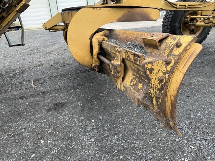 2006-caterpillar-160h-image-32