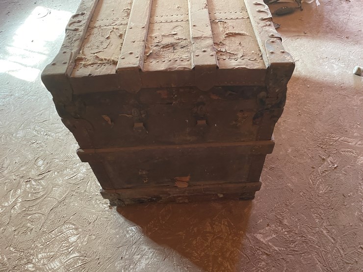 #3688-•-vintage-wooden-trunk-with-power-tools-image-7