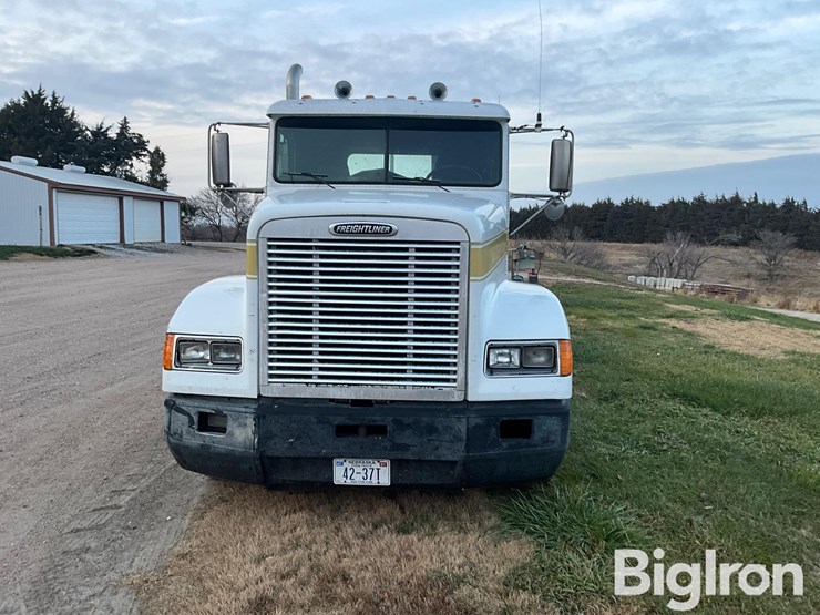 2001-freightliner-fld120-image-2