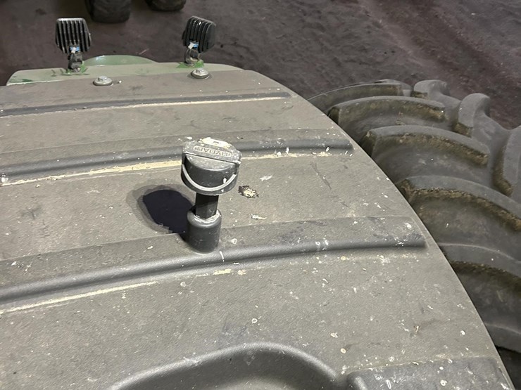 2022-john-deere-9r-590-image-58