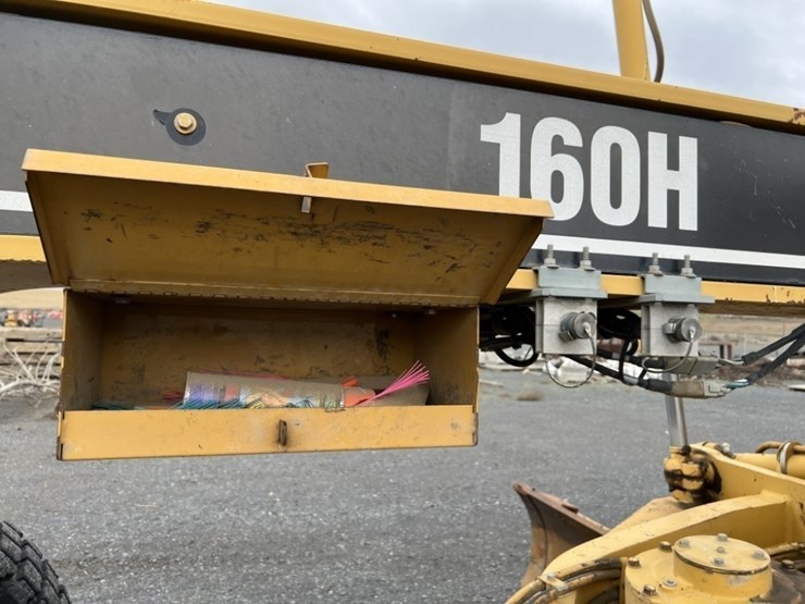 2006-caterpillar-160h-image-14