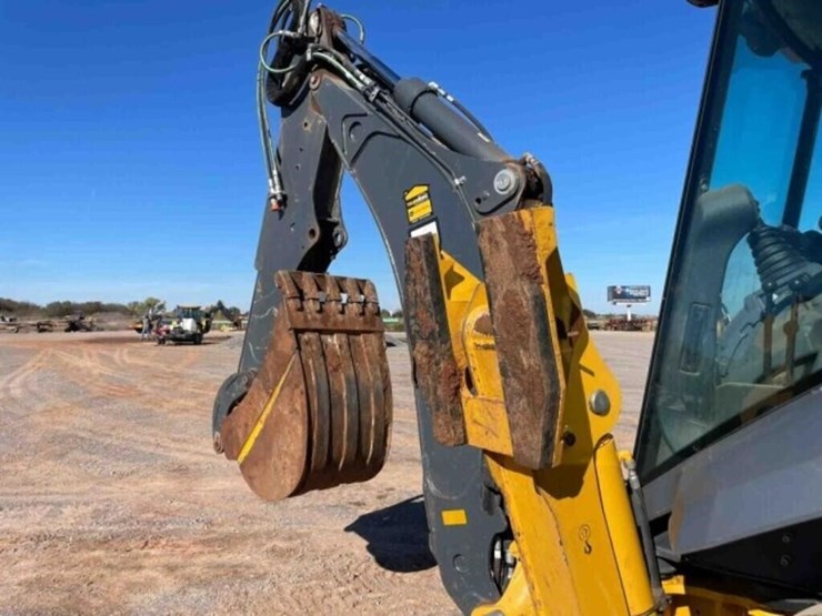 2024-deere-320-p-tier-image-15