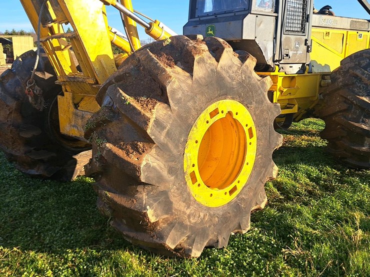 john-deere-748-image-34