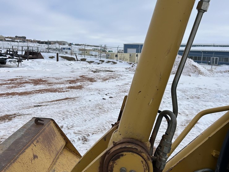 caterpillar-420d-image-18