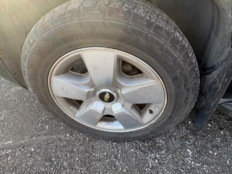 chevrolet-suburban-image-7