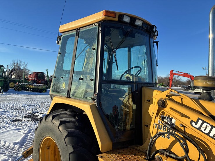 john-deere-310d-image-17