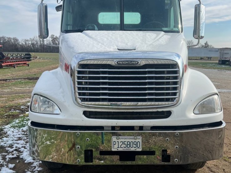 freightliner-columbia-112-image-3