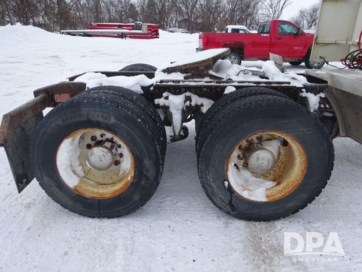 1994-freightliner-fld120-image-51