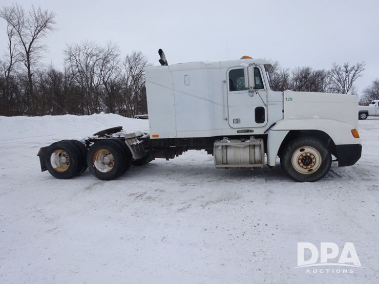 1994-freightliner-fld120-image-42