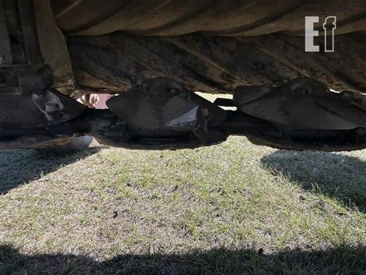 2014-new-holland-h7460-image-14