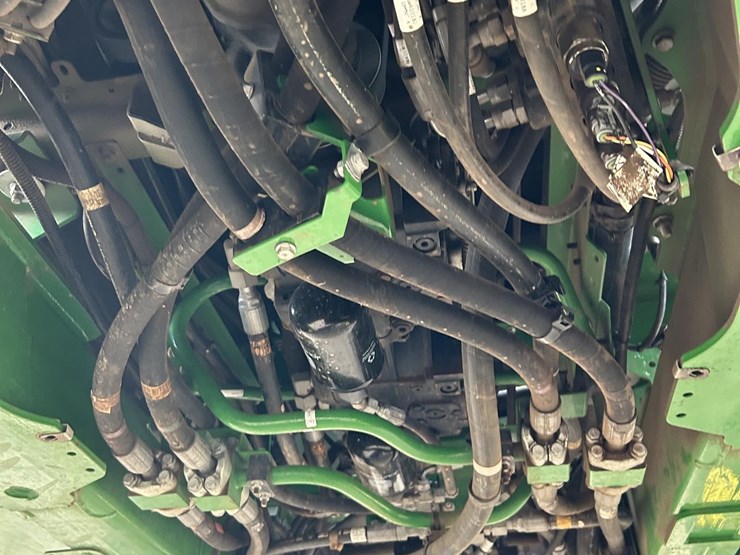 2017-john-deere-r4038-image-37