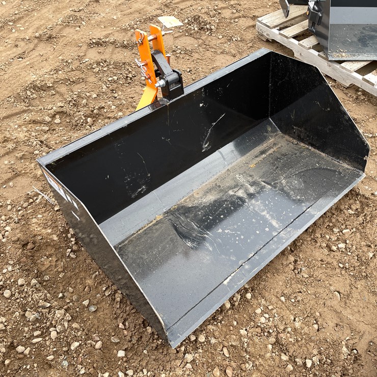 #2092 • Unused 2025 Wolverine Trip Scoop Attachment