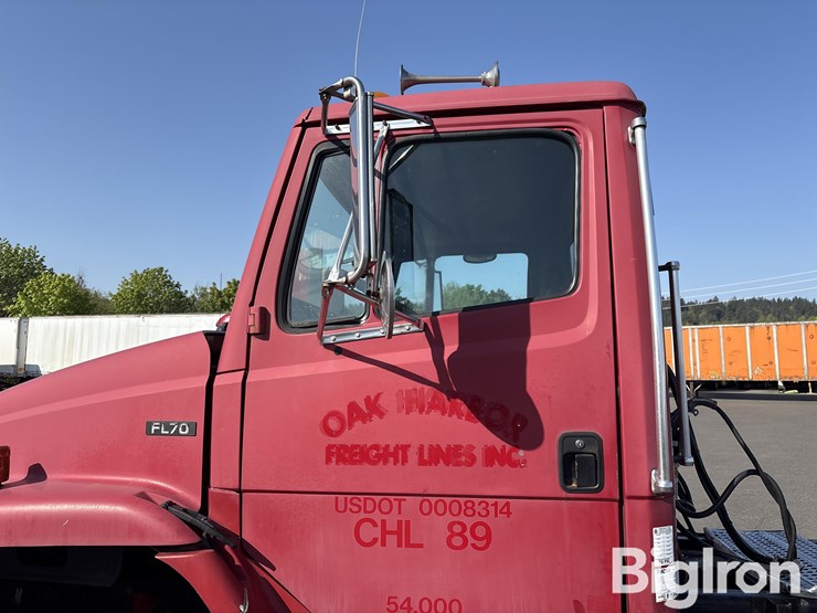 freightliner-fl70-image-10