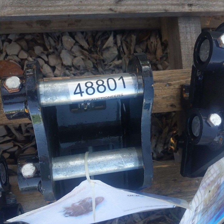 UNUSED TPM MINI EXCAVATOR QUICK HITCH