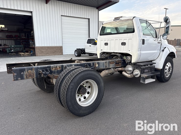 ford-f750-xlt-image-5