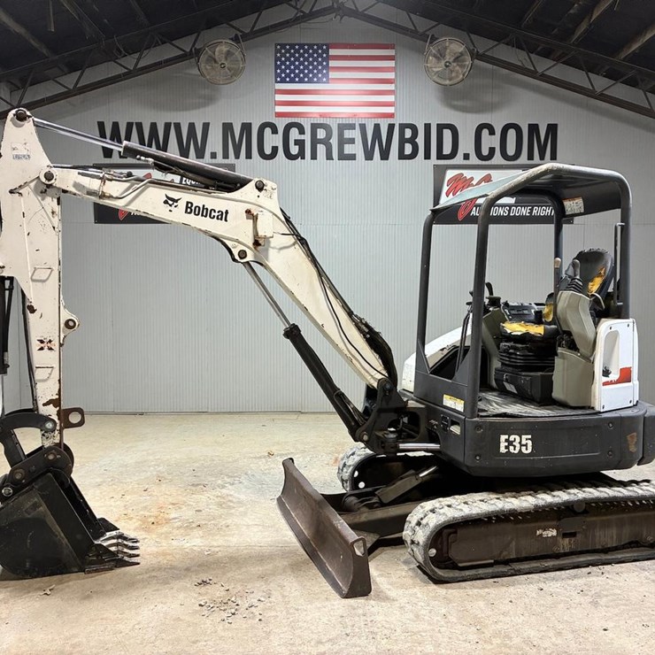BOBCAT E35i