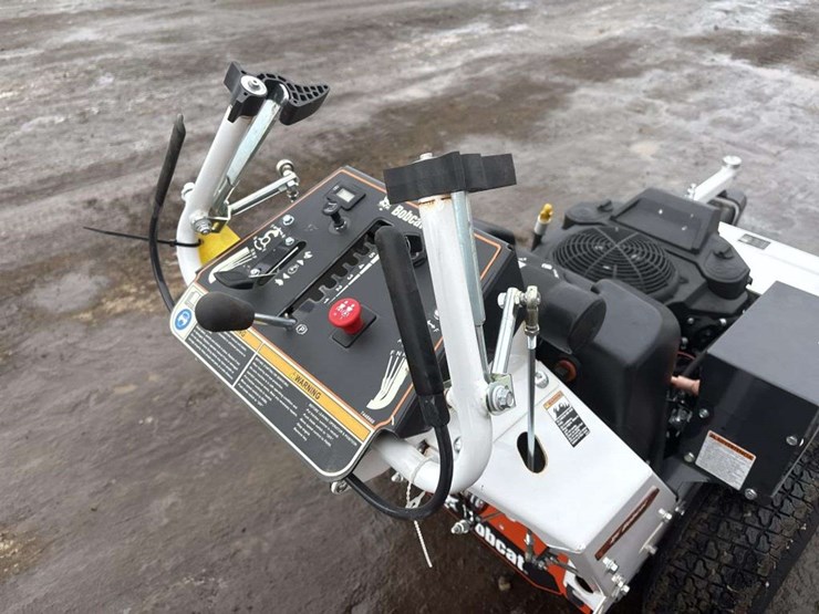 2023-bobcat-wb700-36in-walk-behind-mower-image-13