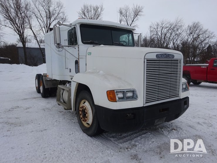 1994-freightliner-fld120-image-3